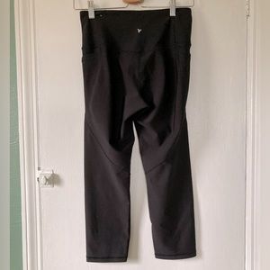 3/$15 Women’s medium powersoft high rise leggings with side pockets